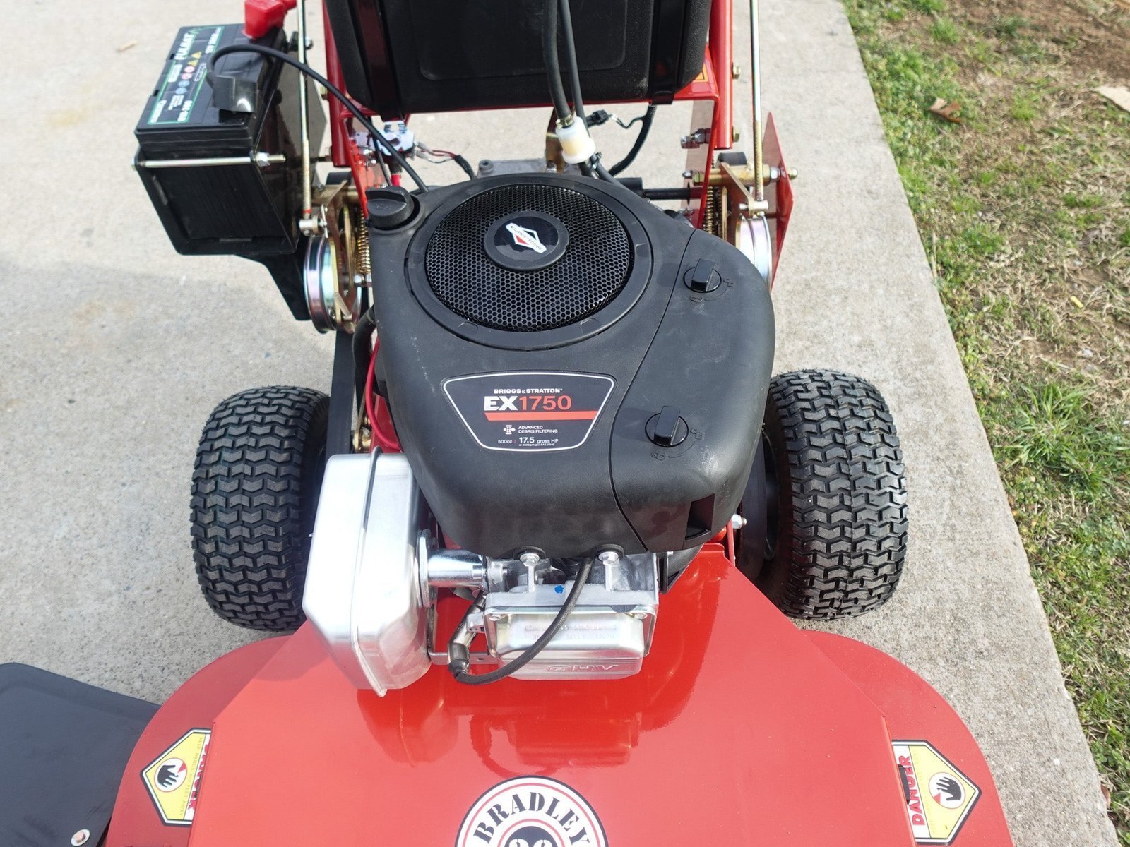 Bradley 36BDE-BS17 36" Belt Drive E-Clutch Walk Behind Mower 17.5HP Briggs