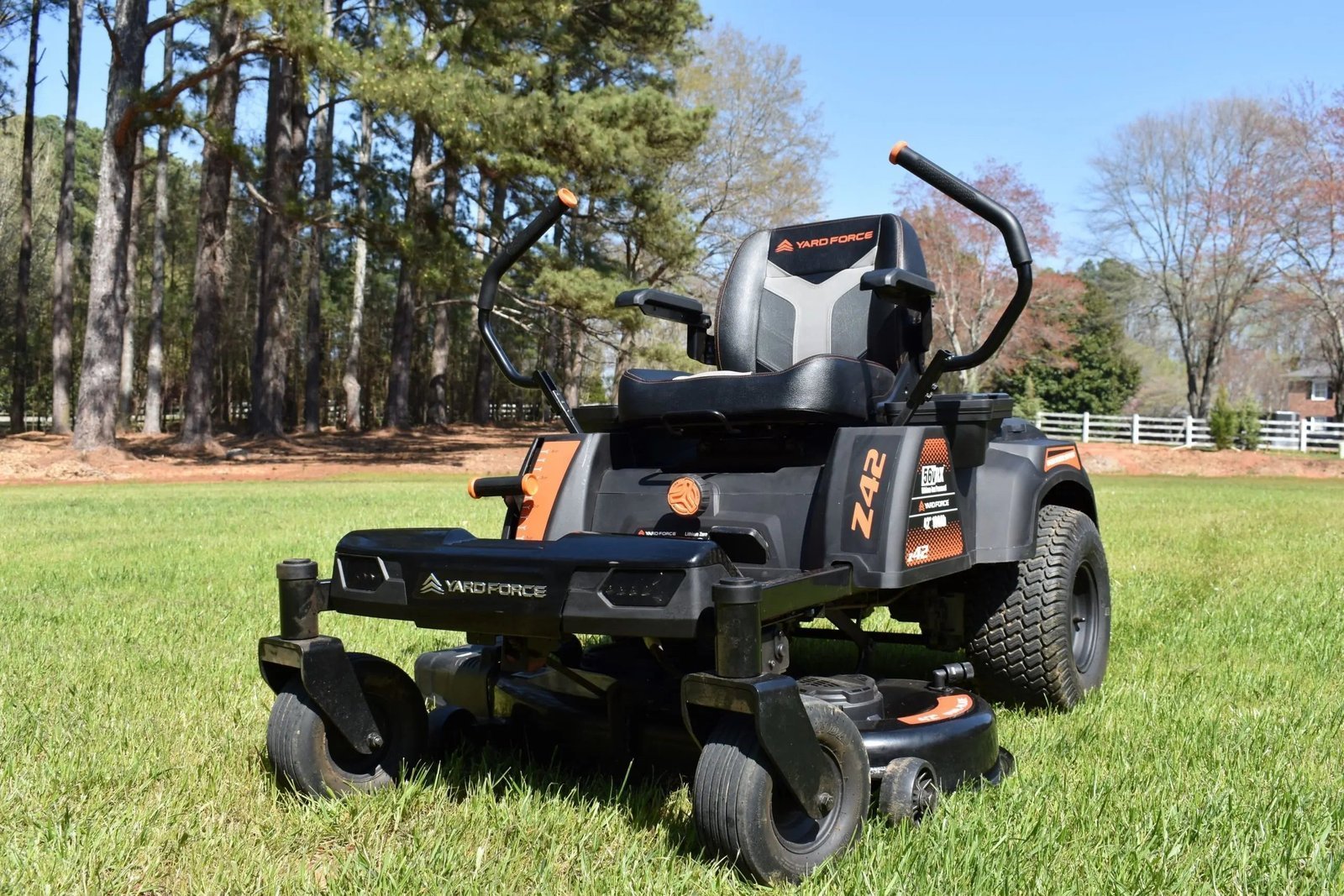 Yard Force Riding Lawn Mower 42" Zero Turn Battery Powered 56V Z42-562 New