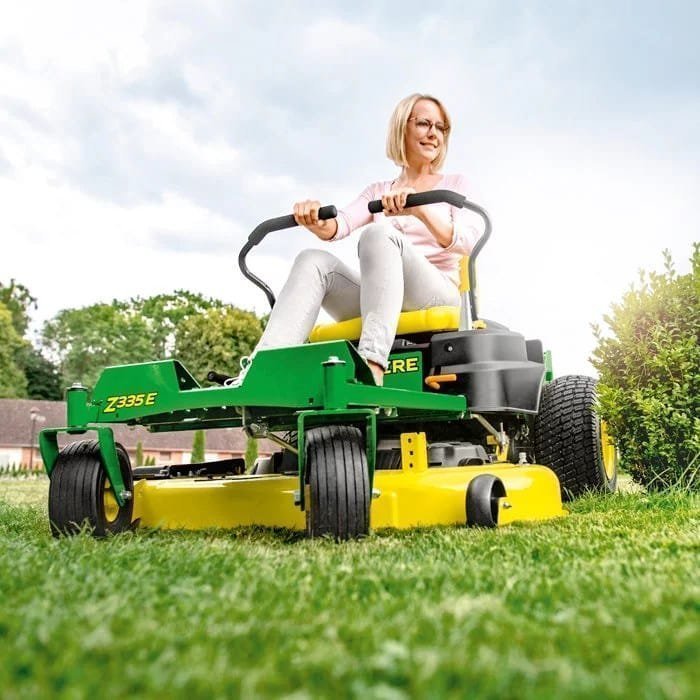 John Deere Z335E 42" (107cm) Zero-Turn